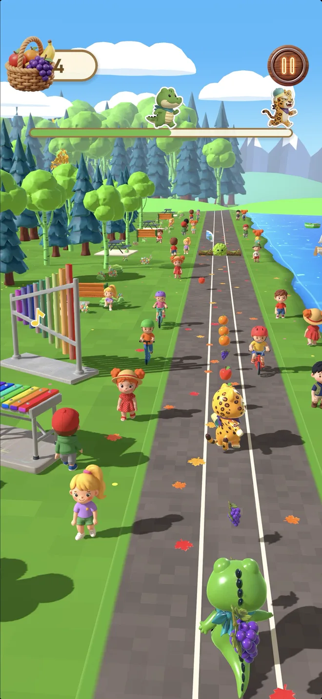 Ollie poursuit Leo sur un sentier animé au bord de la rivière, entre des enfants à vélo et un parc musical